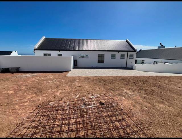 4 BEDROOM HOUSE FOR SALE IN DA GAMA BAY